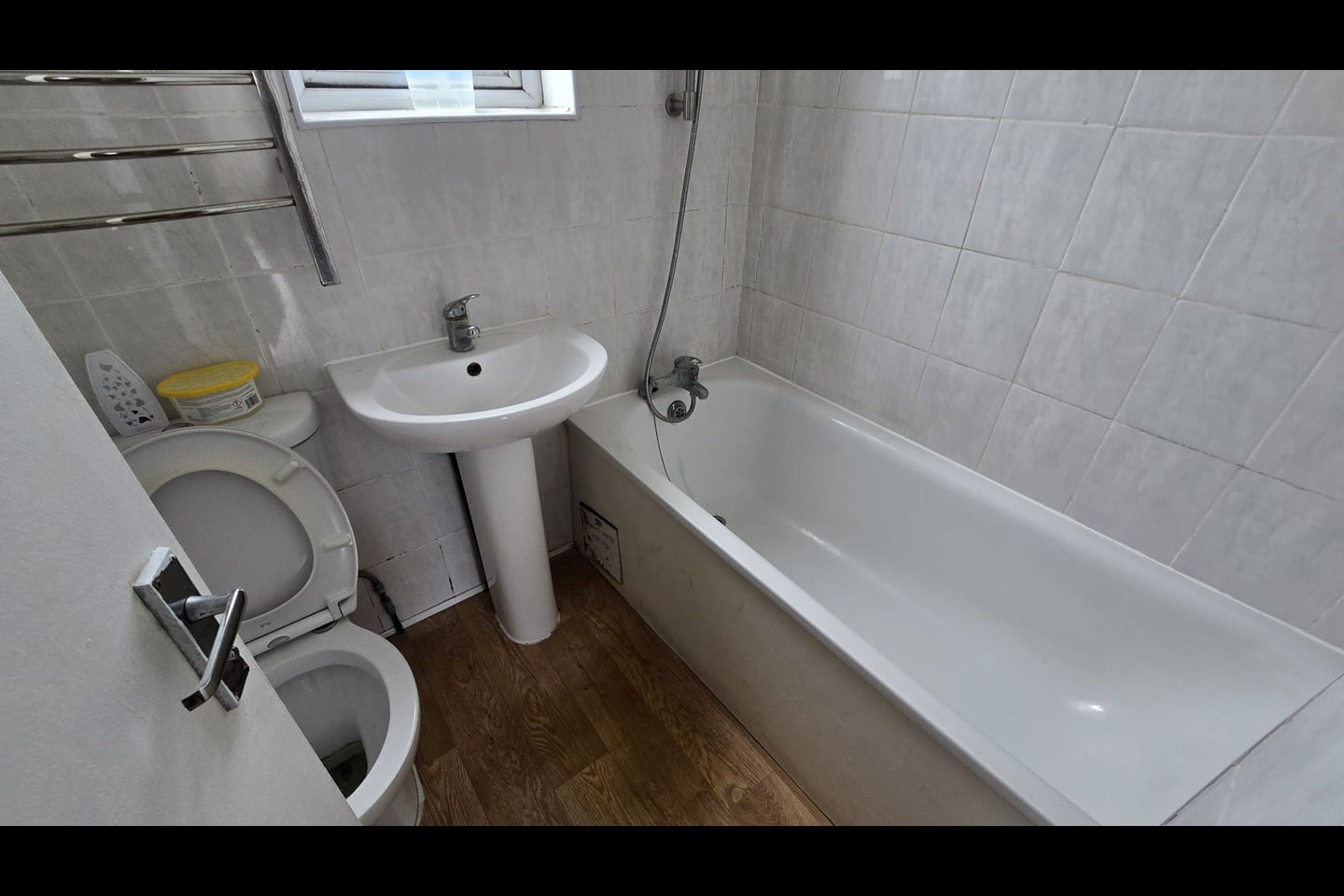 Flat Ramsden Drive in Greater London