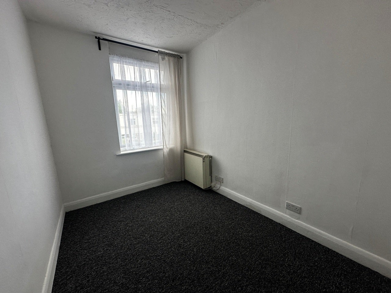 Flat Ramsden Drive in Greater London