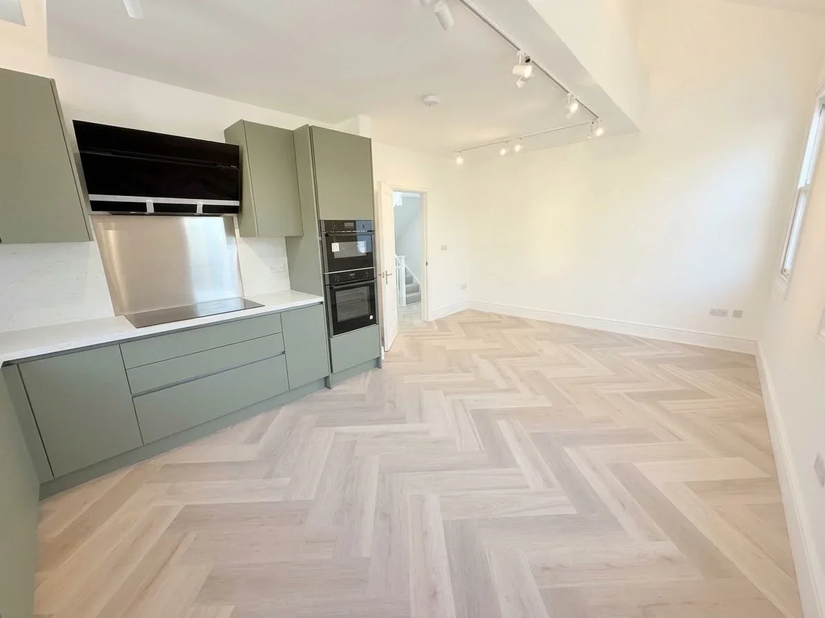 Flat Percy Road in Greater London