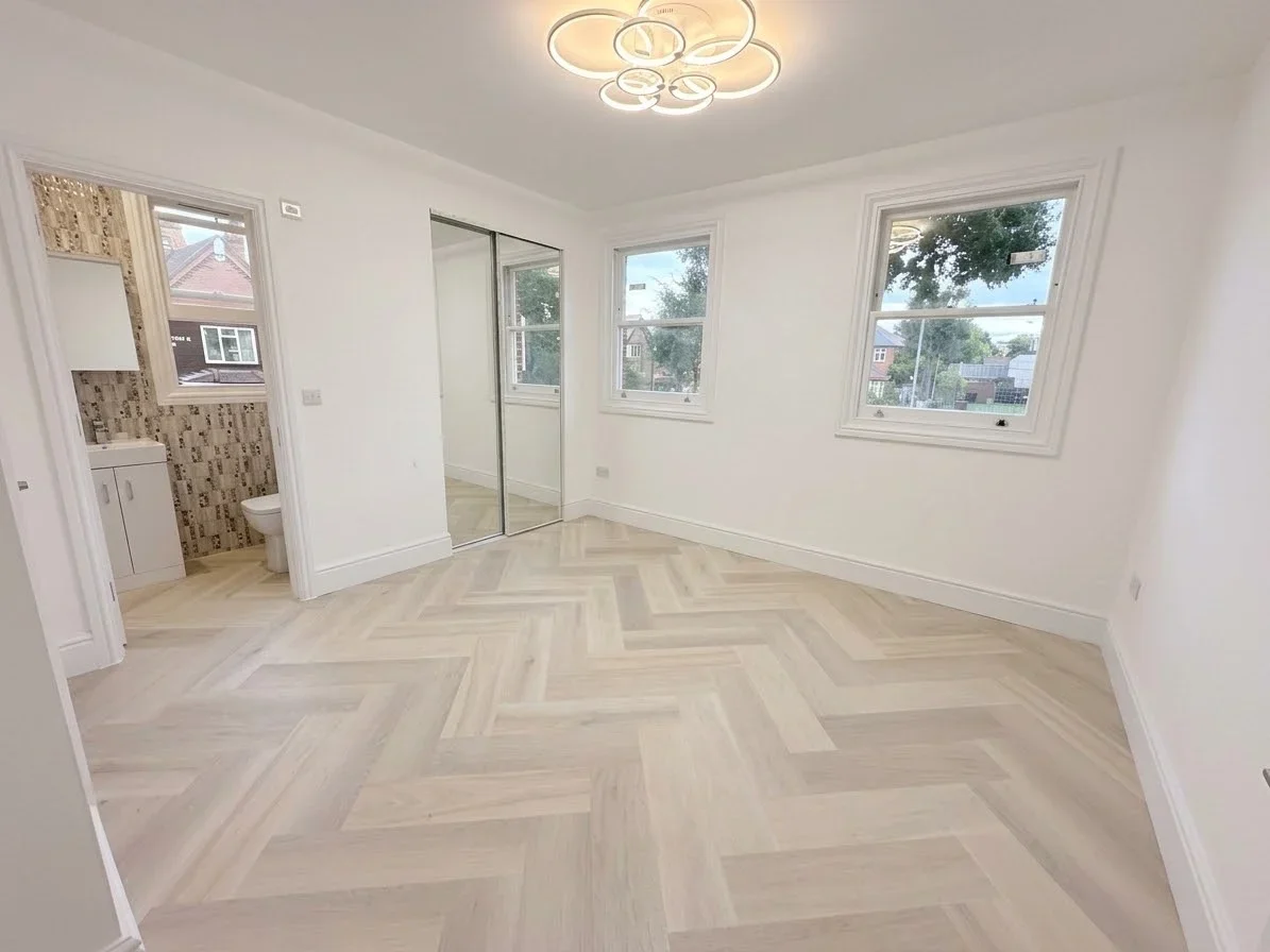 Flat Percy Road in Greater London
