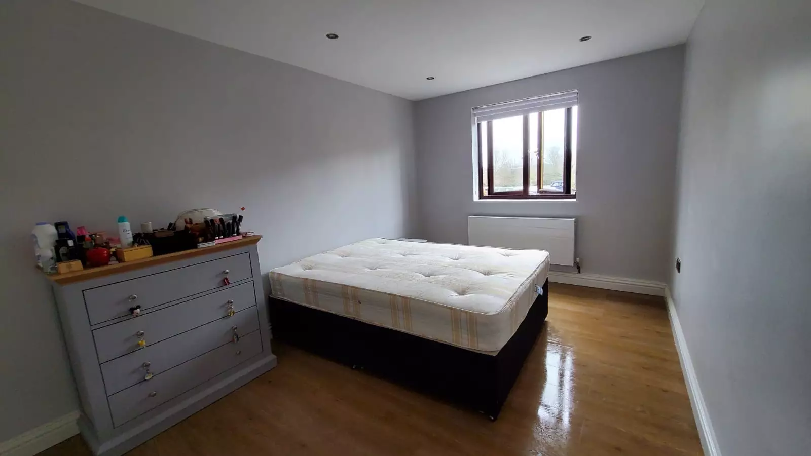 Flat Riverside Close in Greater London