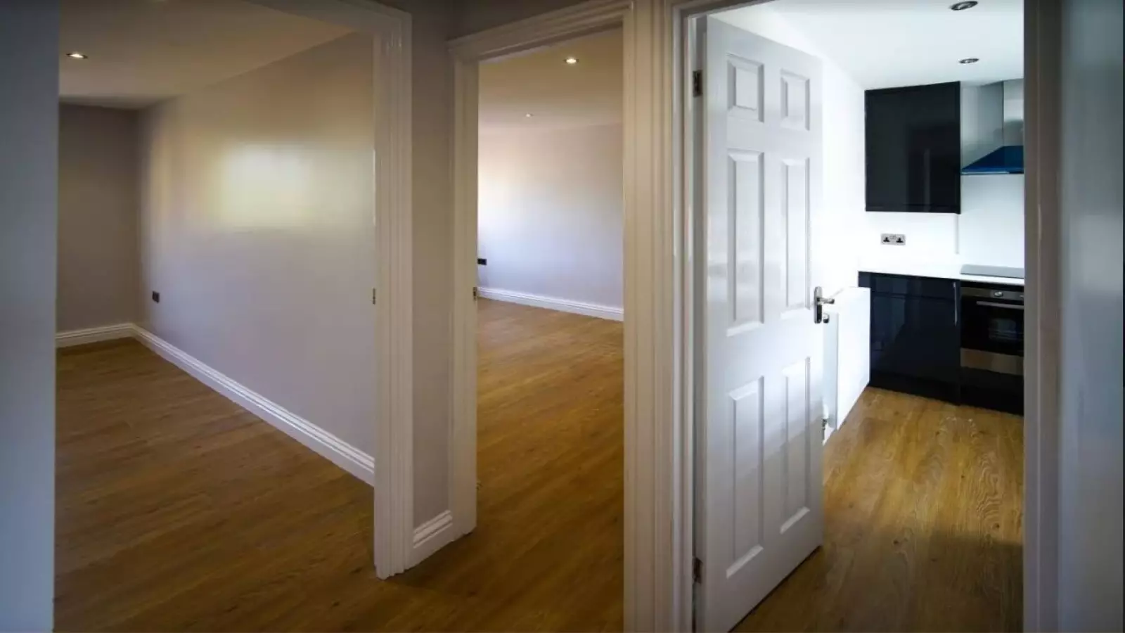 Flat Riverside Close in Greater London