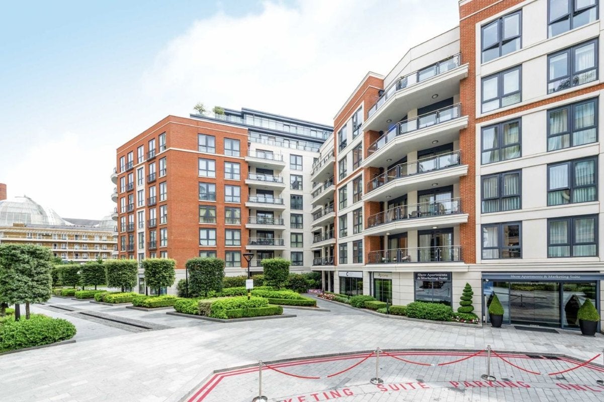 Flat Park Street in Greater London