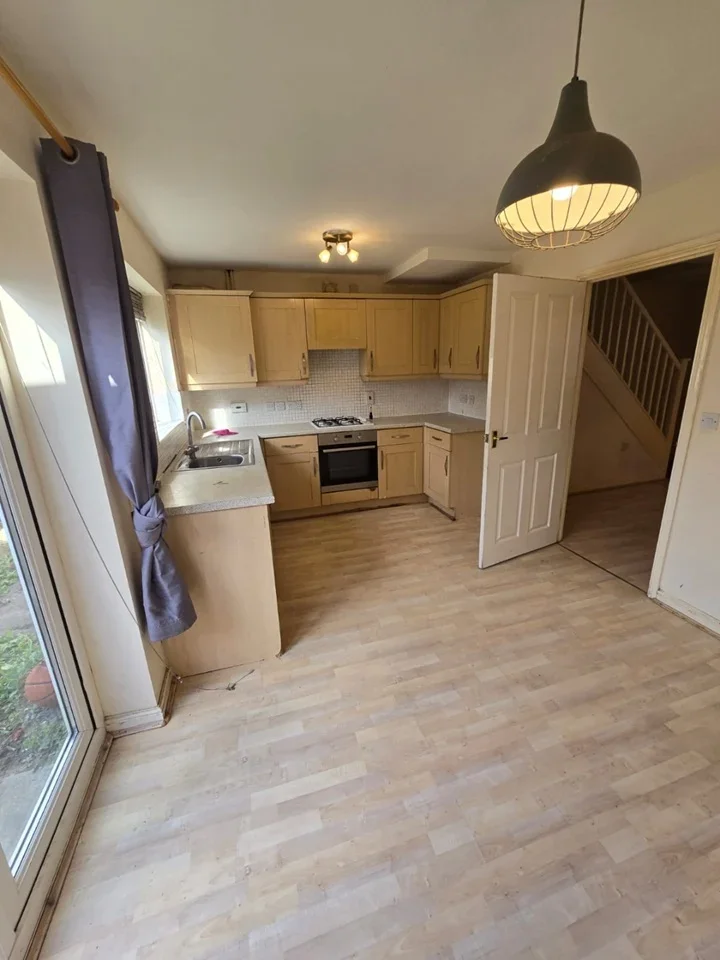 House Edmonstone Crescent in Nottingham