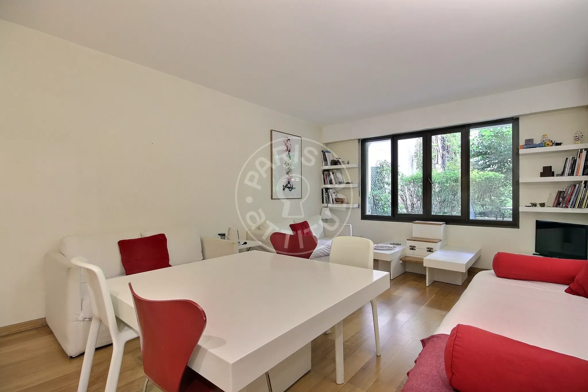 Appartement Entrée Rue des Halles (Voie A2) à Paris