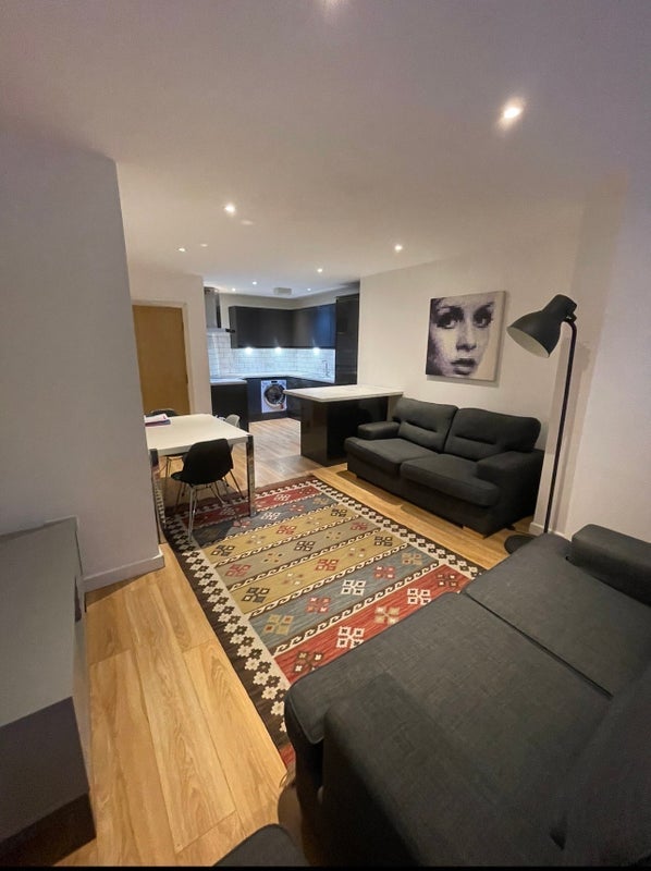 Flat Wilbraham Road in Manchester