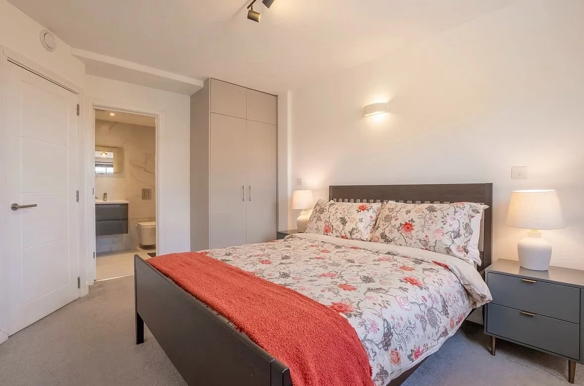 Flat Kennington Lane in Greater London