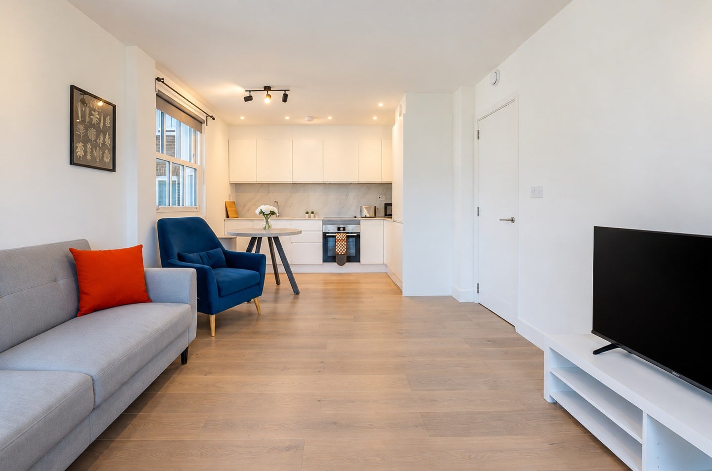 Flat Kennington Lane in Greater London