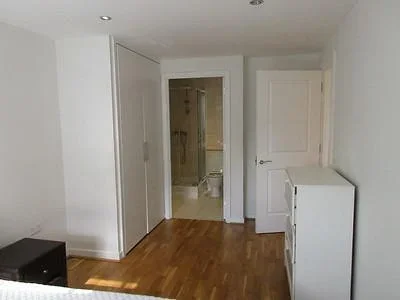 Flat Durnsford Road in Greater London
