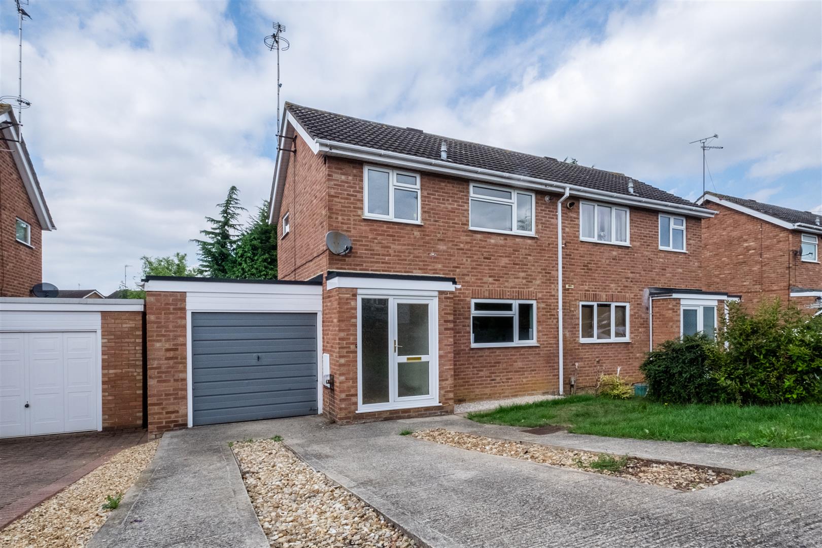House Dryden Way in Higham Ferrers