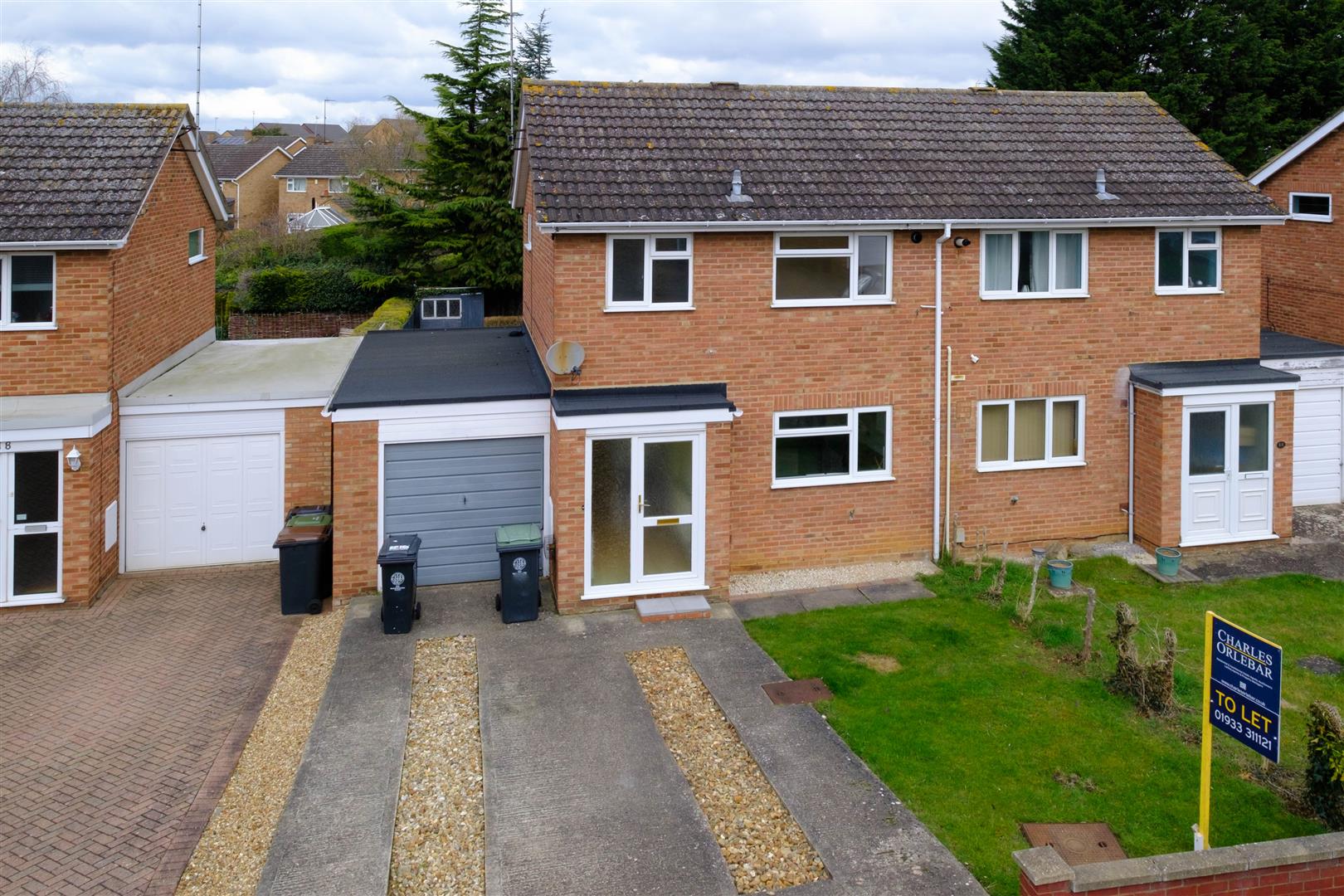 House Dryden Way in Higham Ferrers