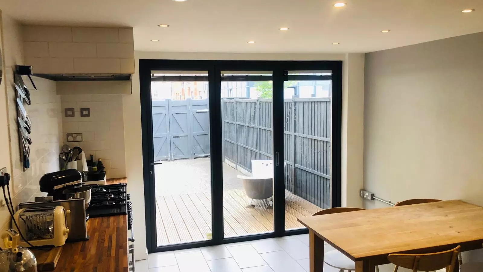 Room Goldman Close in Greater London