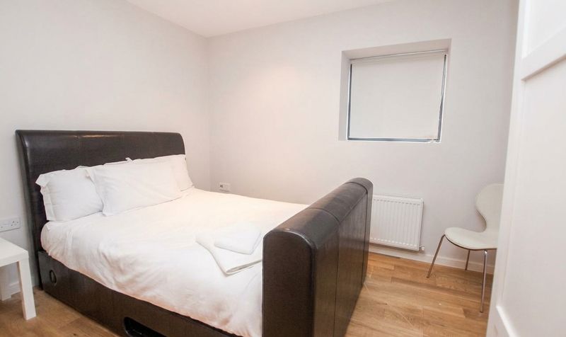 Flat Simmonds Street in Reading