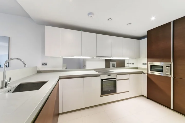 Flat Baltimore Wharf in Greater London