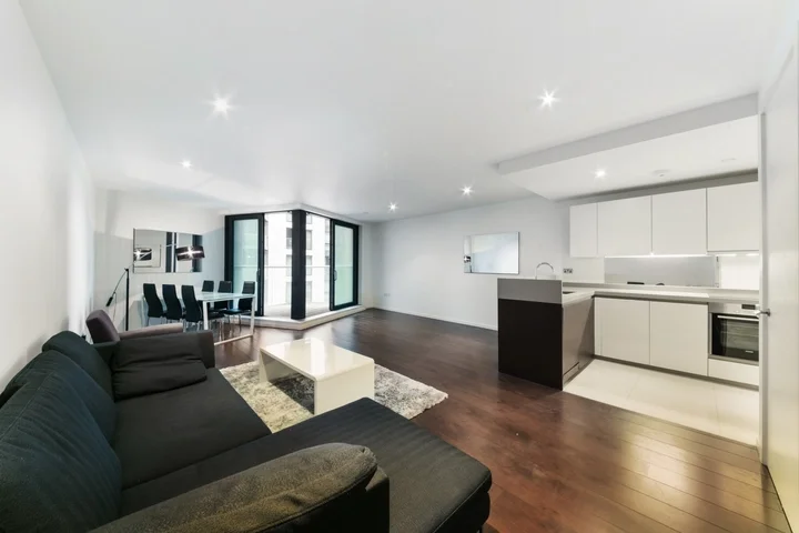 Flat Baltimore Wharf in Greater London