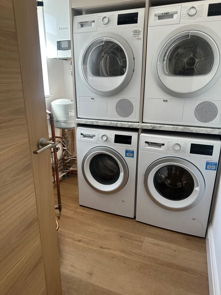Room Hawthorne Crescent in Slough