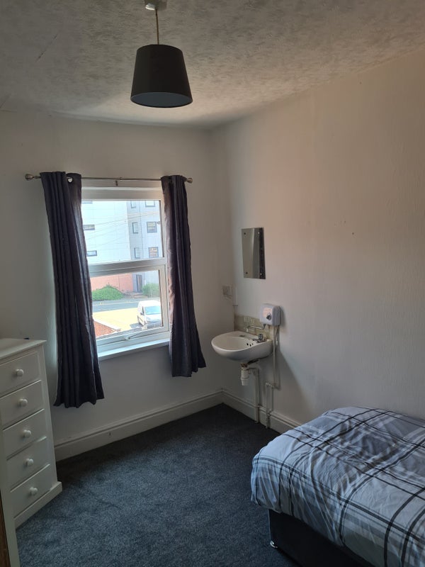 Room Tolver Street in St Helens