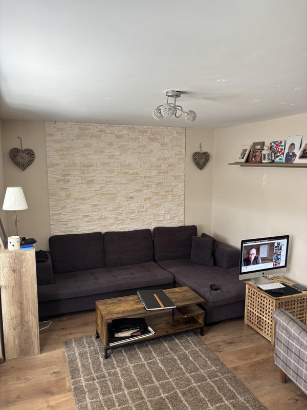Room Sanders Close in Dudley