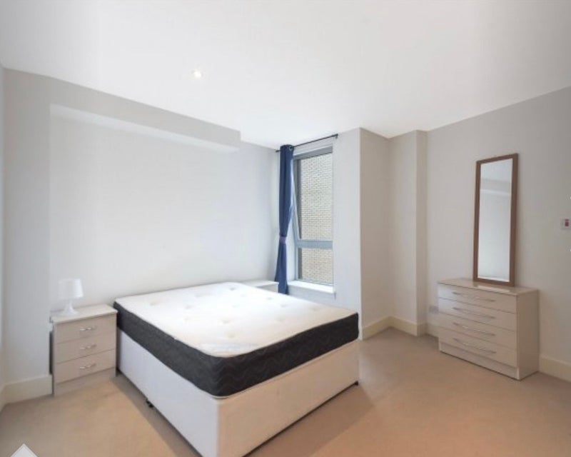 Room London Lane in Glasgow