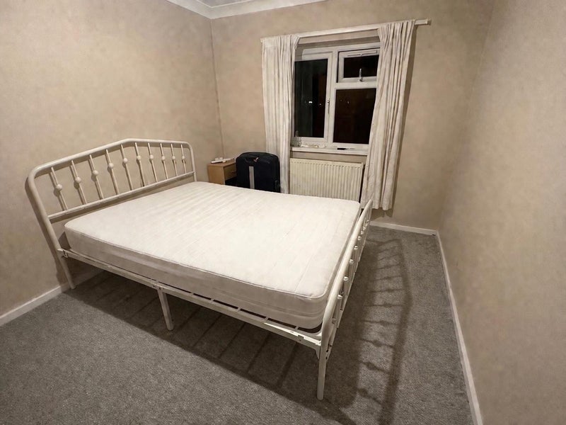 Room The Leverretts in Birmingham