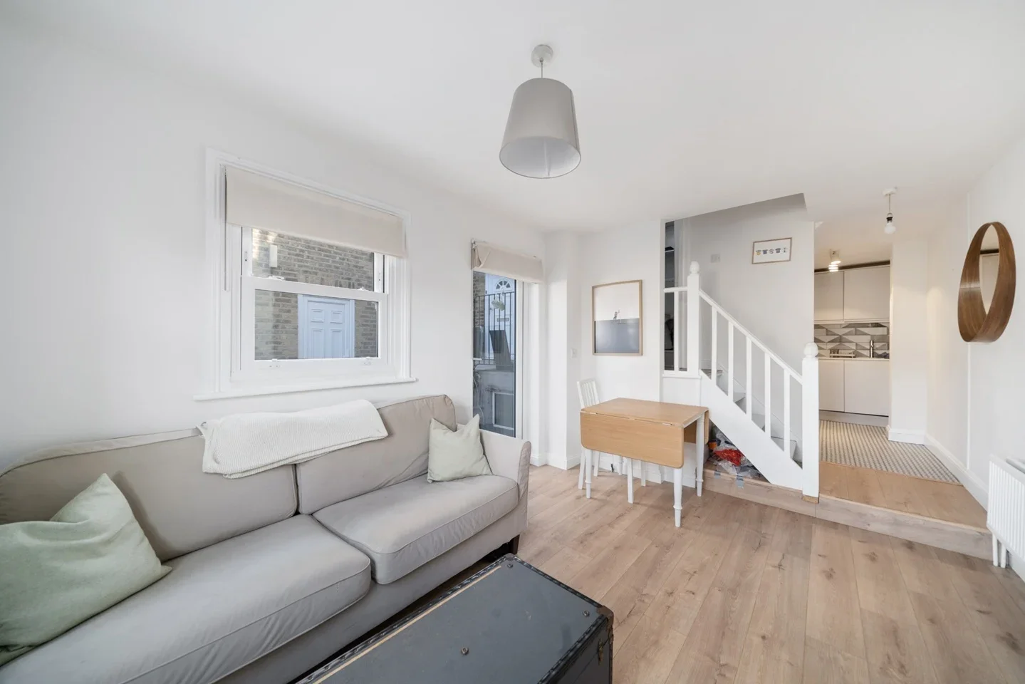 Flat Summerley Street in Greater London
