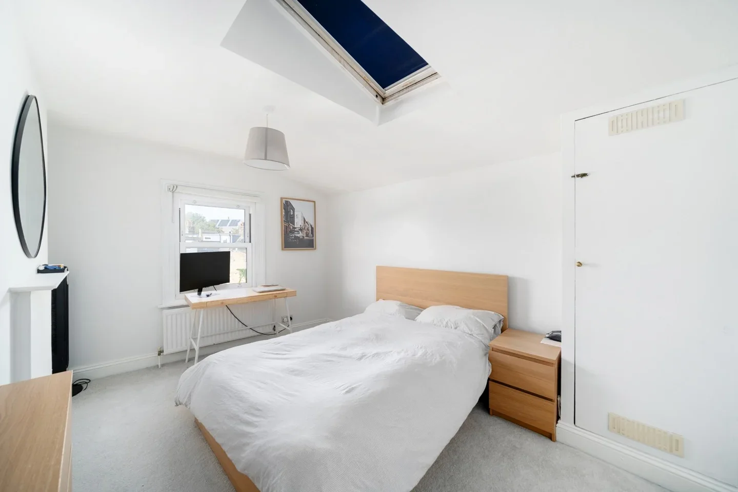 Flat Summerley Street in Greater London