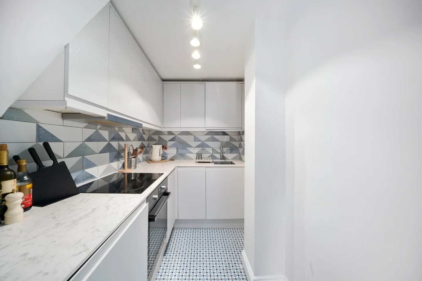 Flat Summerley Street in Greater London