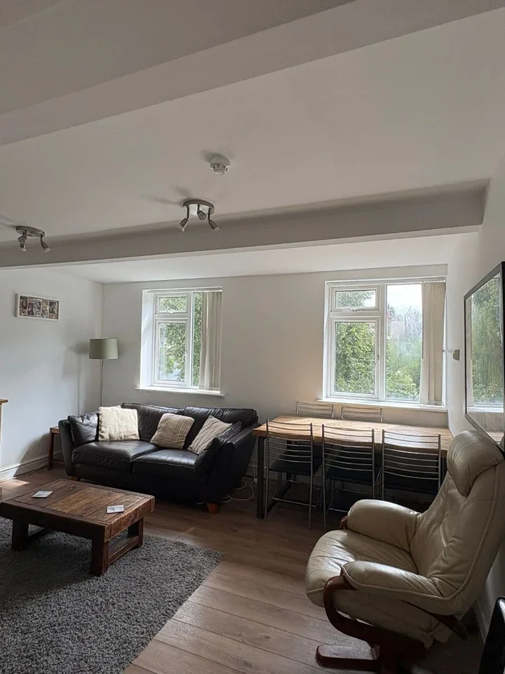 Flat Birdhurst Road in Greater London