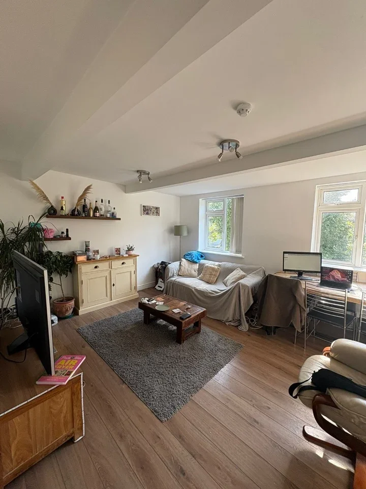 Flat Birdhurst Road in Greater London