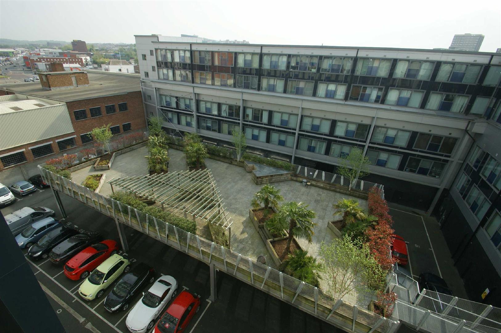Flat Byron Street in Leeds