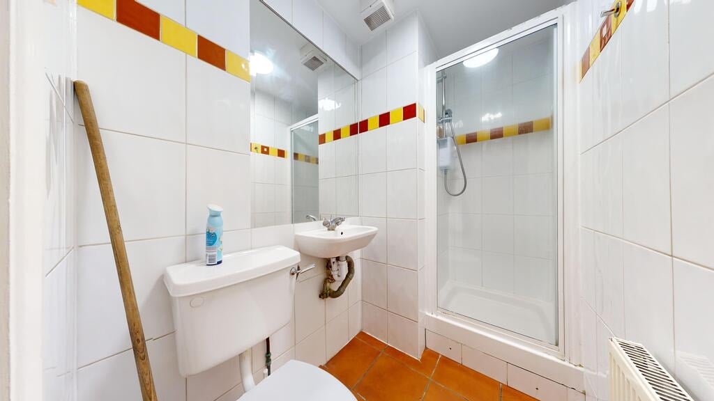 Room Talgarth Road in Greater London