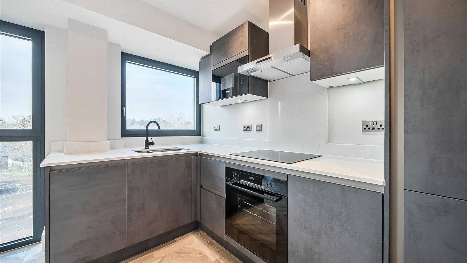 Flat Cockfosters Road in Greater London