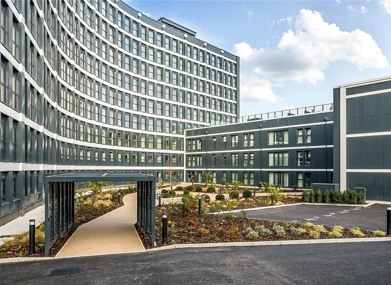 Flat Cockfosters Road in Greater London