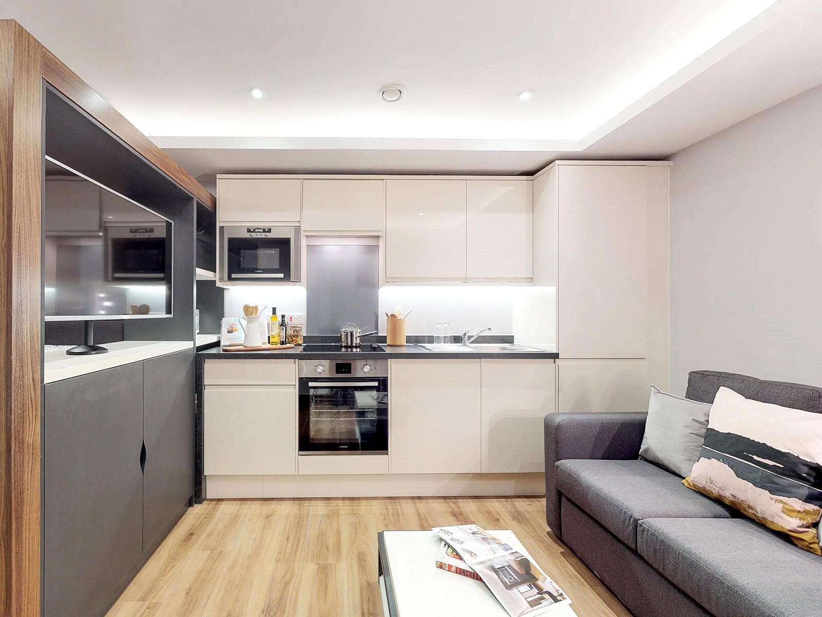 Flat Cookridge Street in Leeds