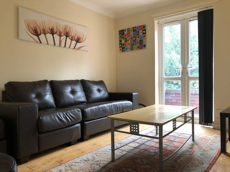 Room Brunswick Road in Manchester