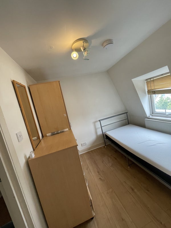 Room Studland Street in Greater London