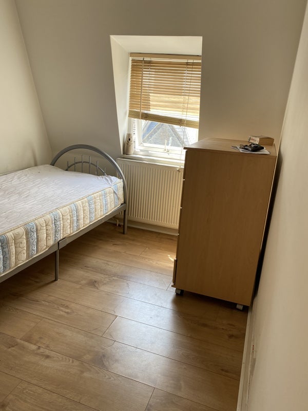 Room Studland Street in Greater London