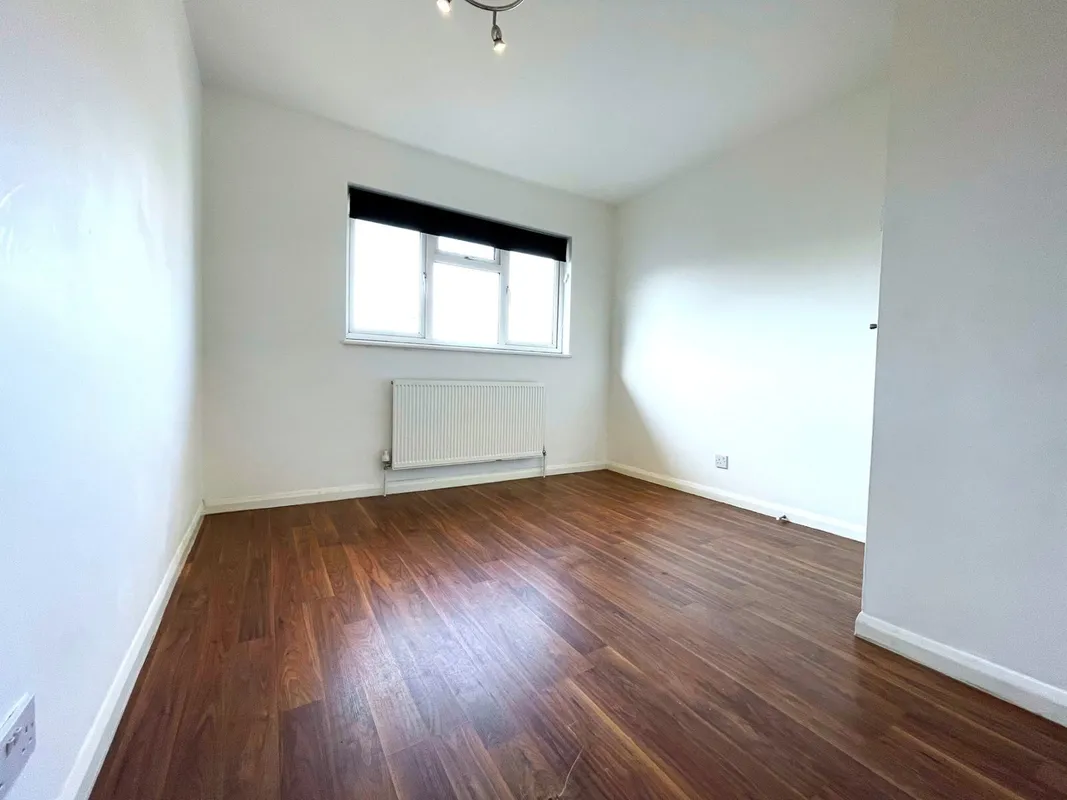 Flat Stipularis Drive in Greater London