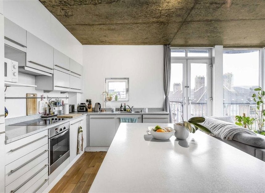 Flat Weller Street in Greater London