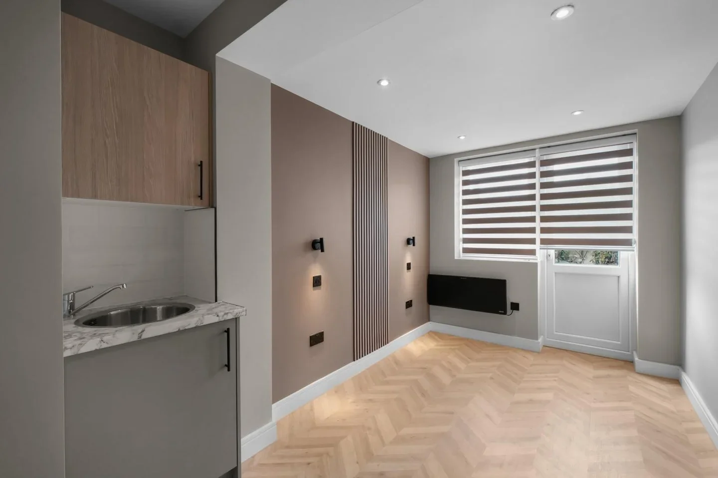 Flat Salisbury Road in Grays