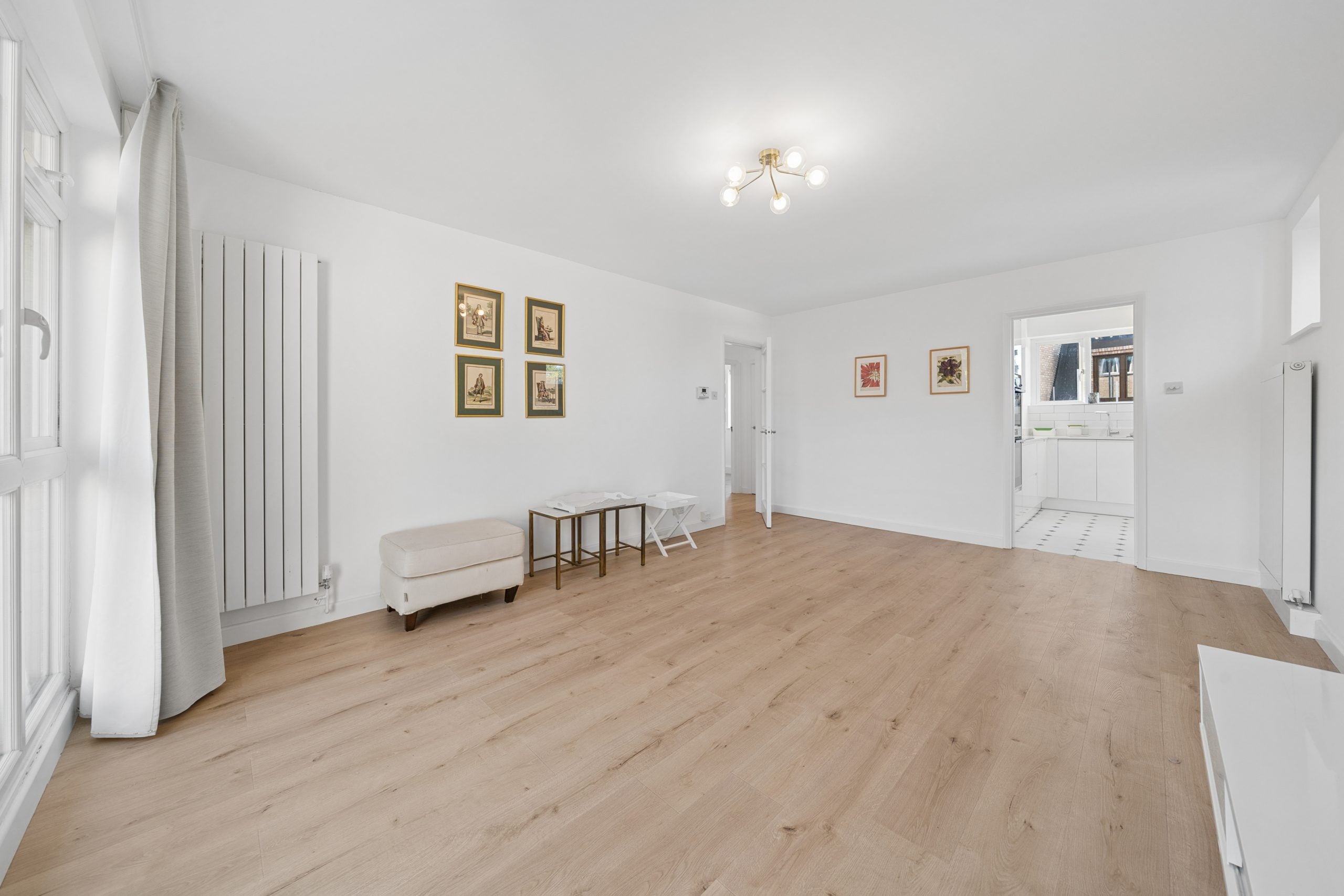 Flat Queen's Walk in Greater London