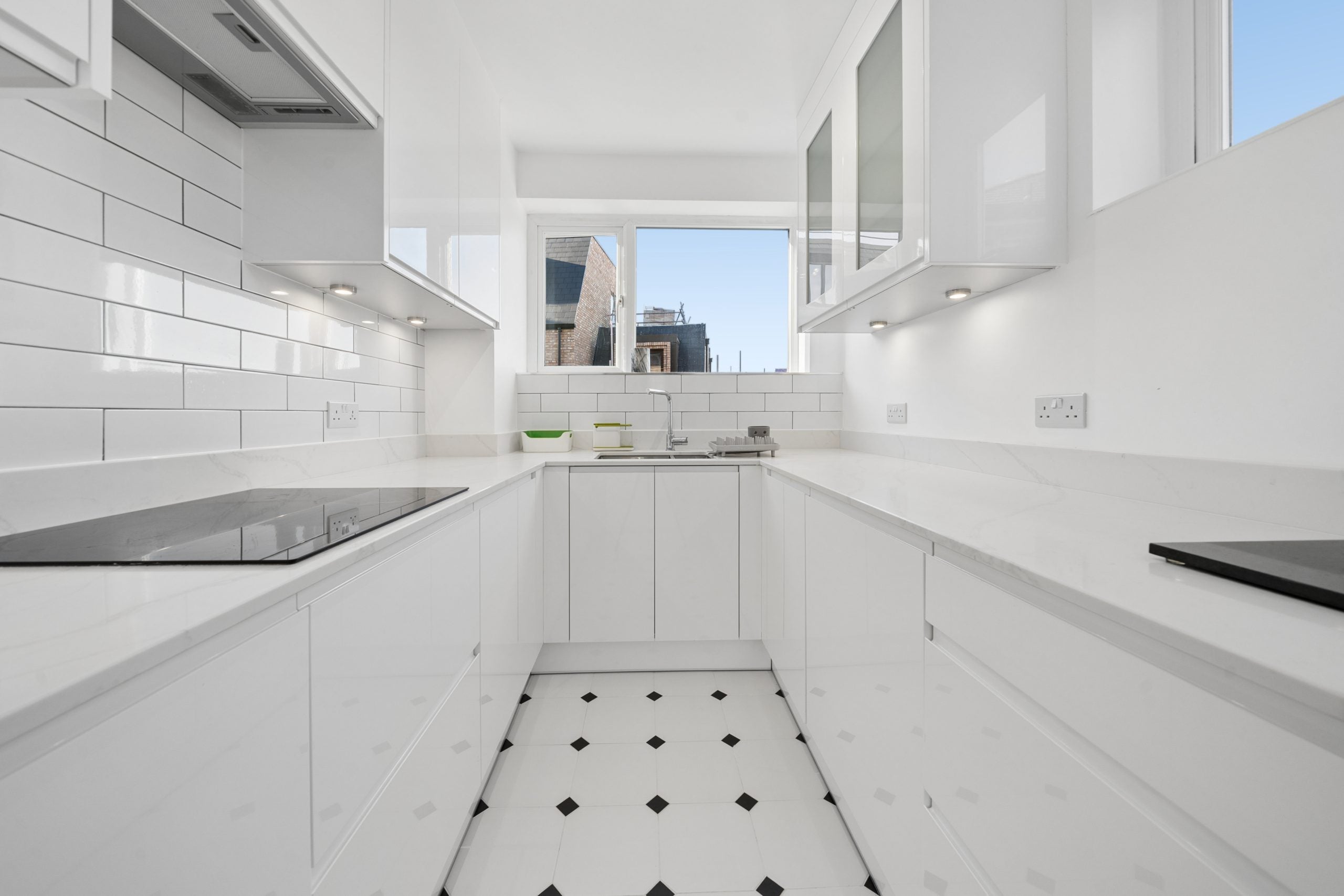 Flat Queen's Walk in Greater London