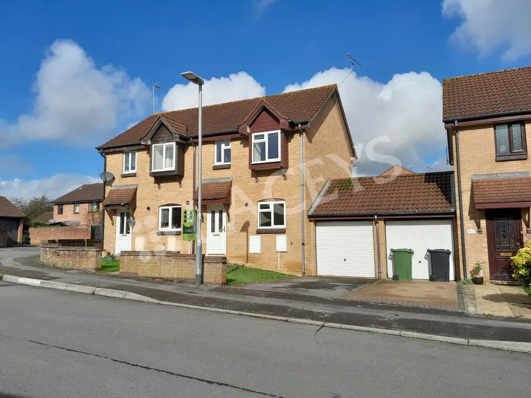 House Laburnum Way in West Coker