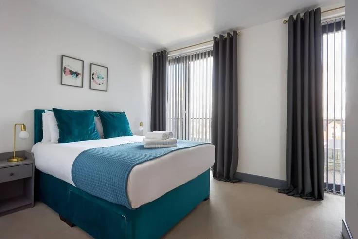 Flat Turner Street in Greater London