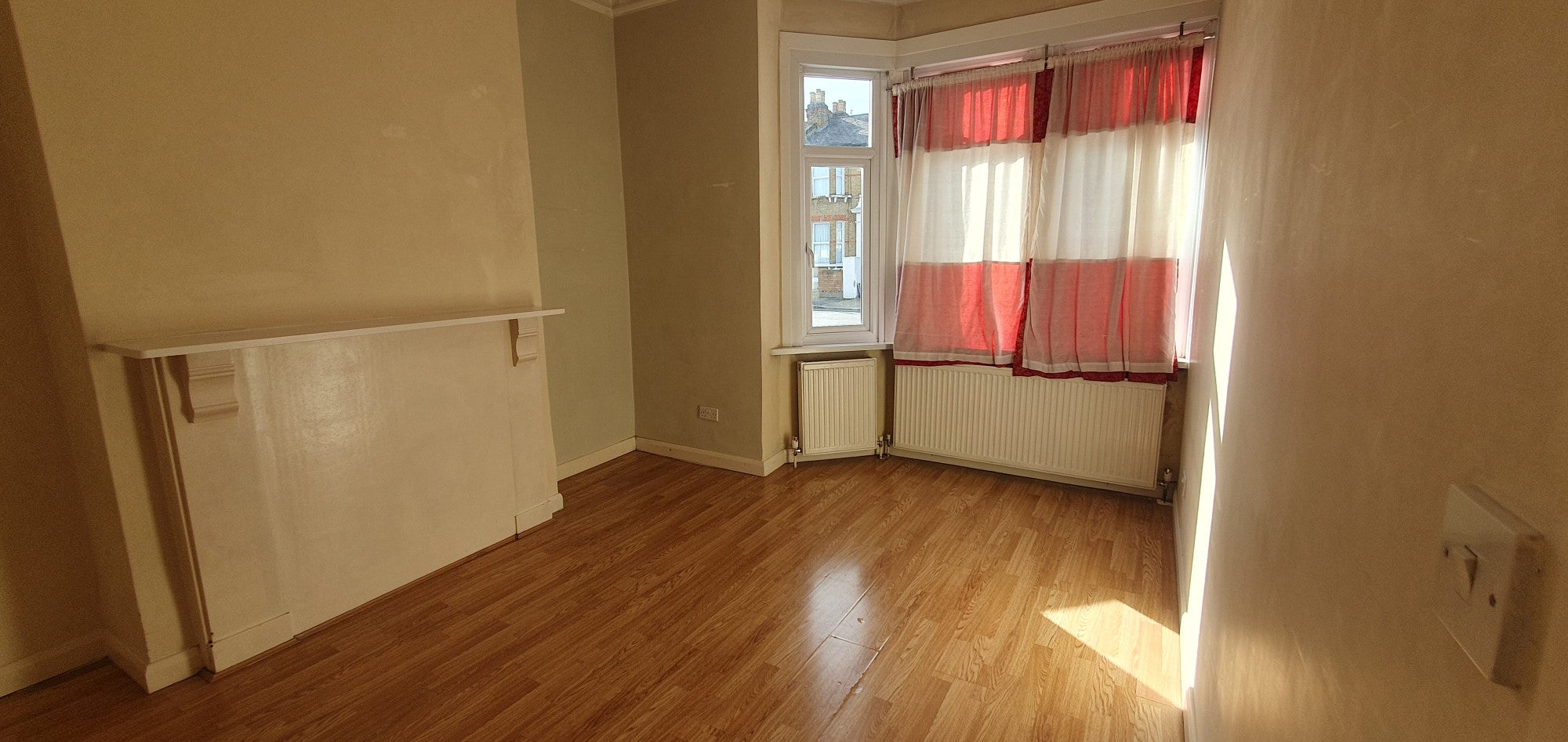 House Upton Avenue in Greater London