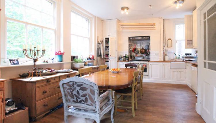 Flat Palliser Road in Greater London