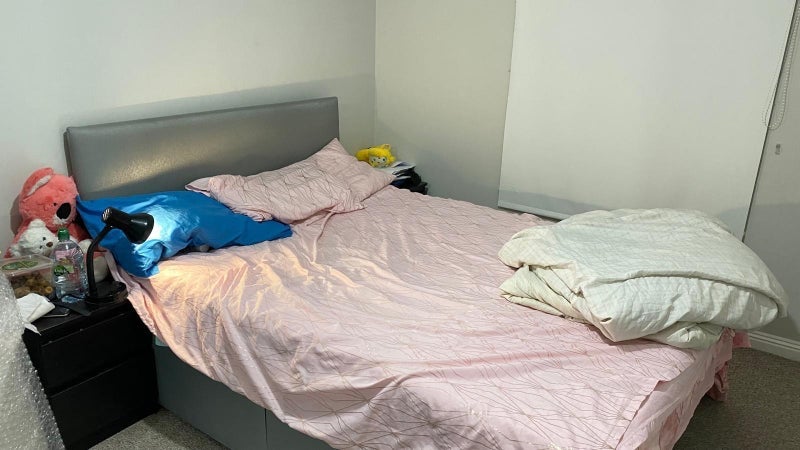 Room Laidlaw Street in Glasgow