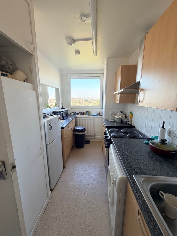 Room Milburn Lane in Greater London