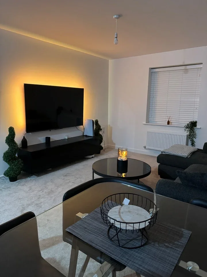 Room Cornfield Drive in Gravesham