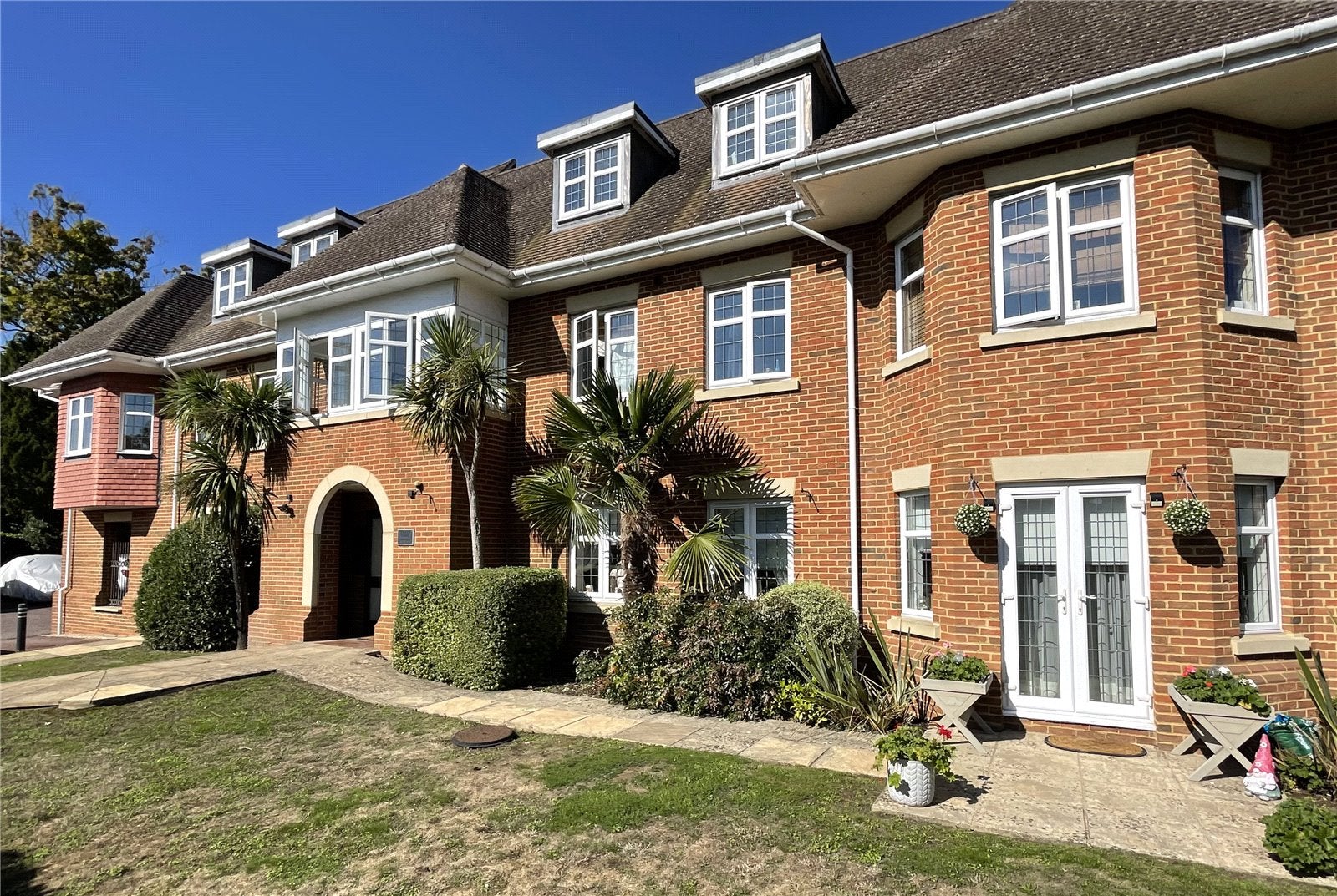 Flat London Road in Surrey Heath